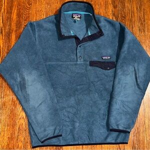 Medium Patagonia Lightweight Blue Synchilla Snap-T Fleece Pullover